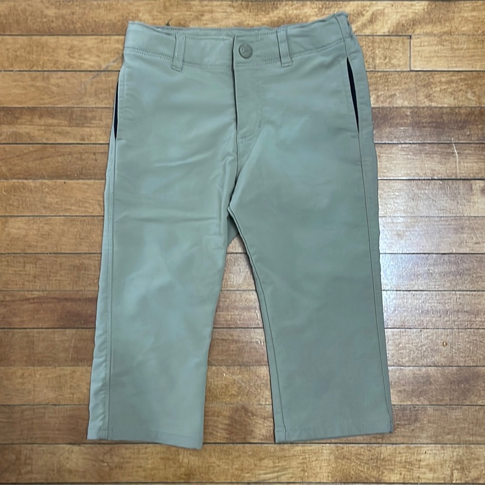 UnderArmour 18-24 lightweight performance fabric pants with pockets in khaki tan